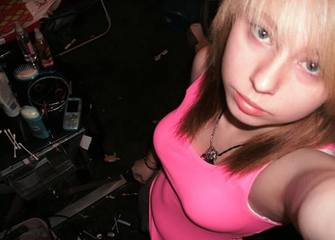 Jovencita asi�tica con tetas ricas
