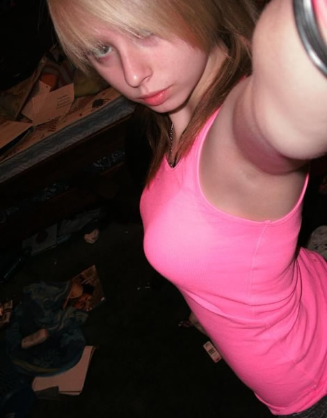 Jovencita asi�tica con tetas ricas