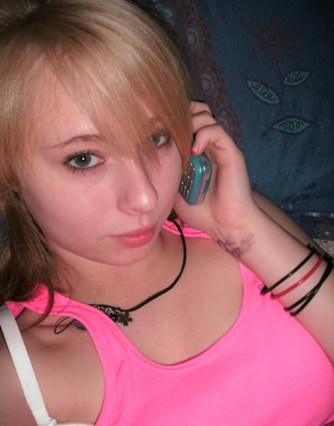 Jovencita asi�tica con tetas ricas