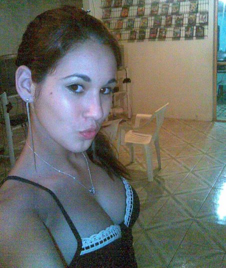 Una caserilla tetona y muy puta