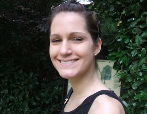 Jovencita adicta a comer pollas 