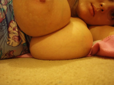 Marrana amateur se hace fotos caseras